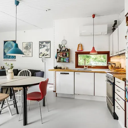 3 Bedroom Gorgeous In Hyllinge *